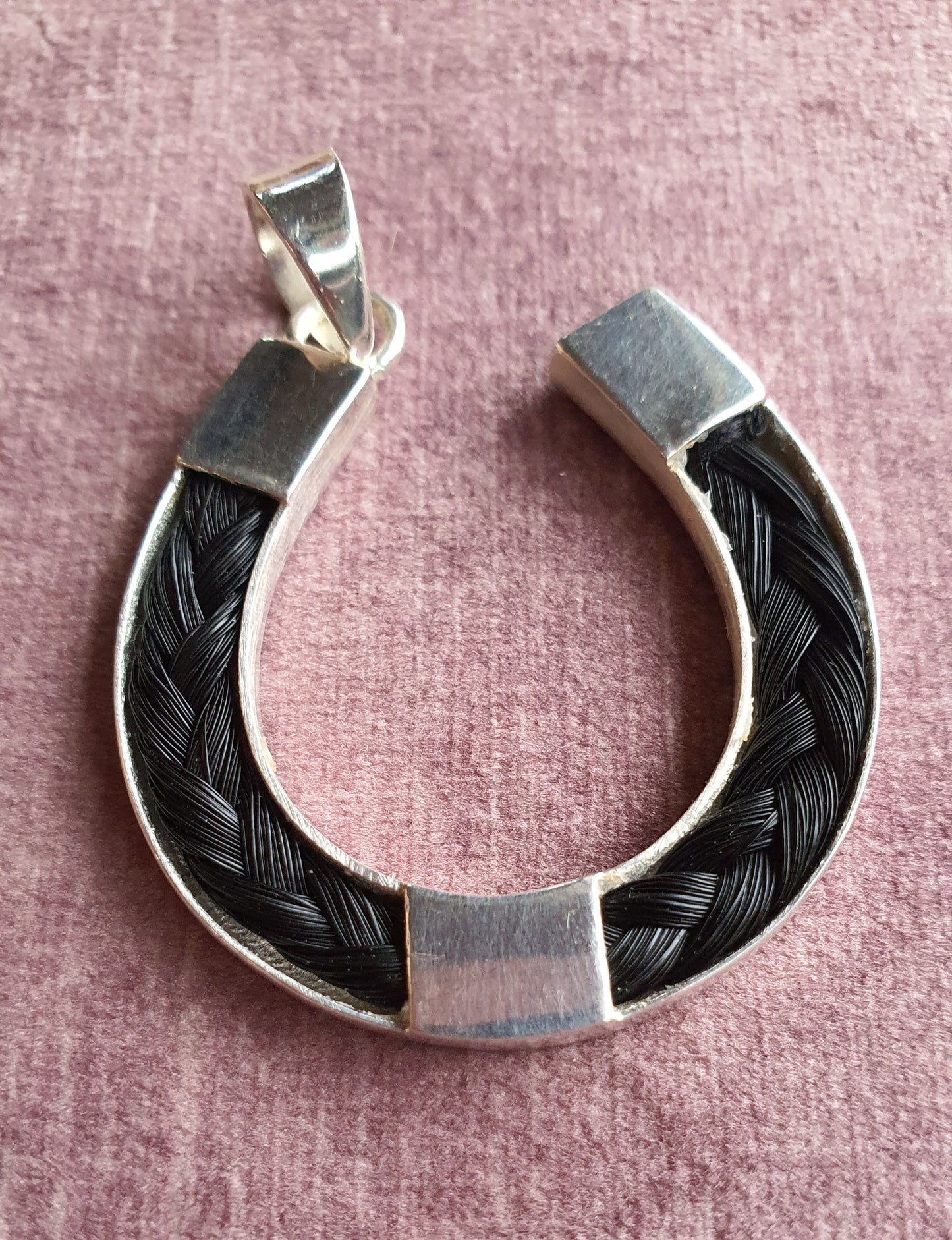 Horse shoe pendant