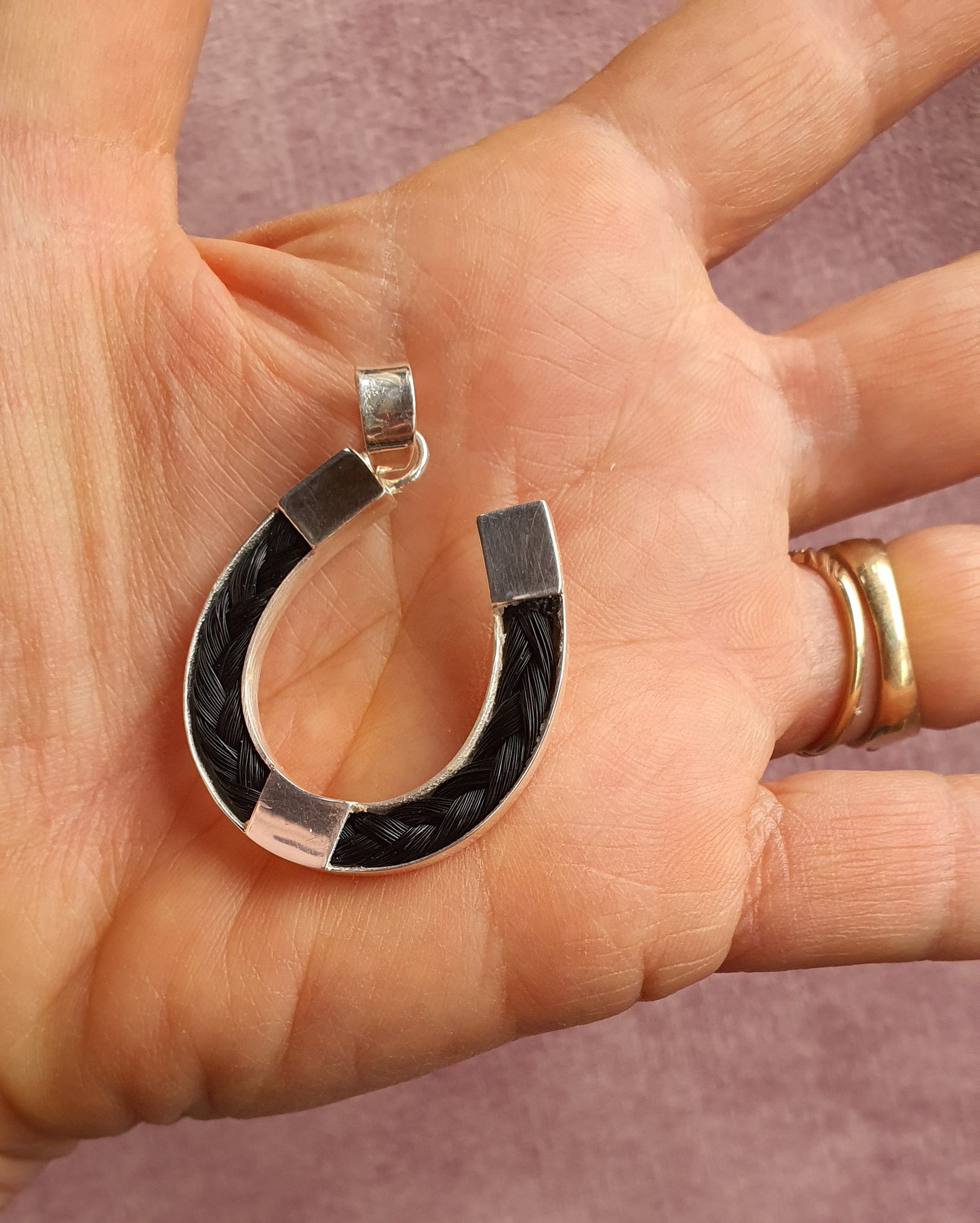 Horse shoe pendant