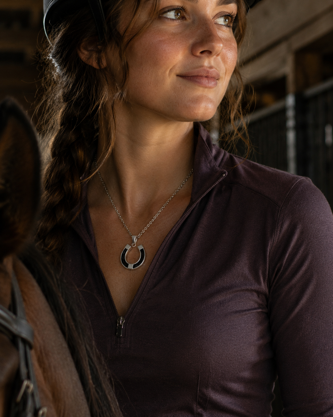 Horse shoe pendant